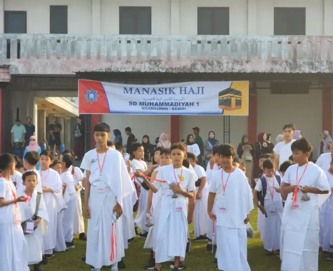 Manasik Haji SD Muhammadiyah 1 Ngadiluwih 2026: Tanamkan Nilai Ibadah dan Kebersamaan Sejak Dini