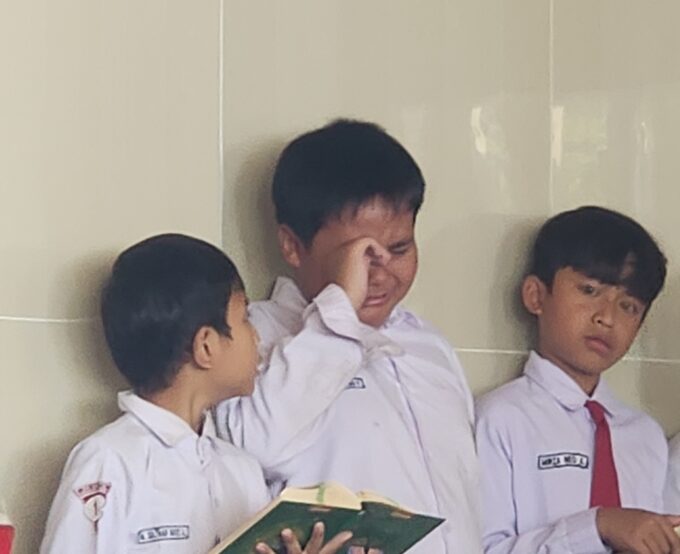 Tragedi Lupa Suroh & Sambel Nasi Uduk di dalam Masjid
